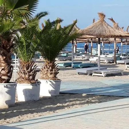 Apartment Pool & Mamaia Nord Alezzi
