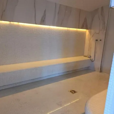 Pool & Mamaia Nord Alezzi Apartment Navodari
