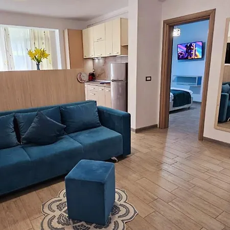 Pool & Mamaia Nord Alezzi Apartament *