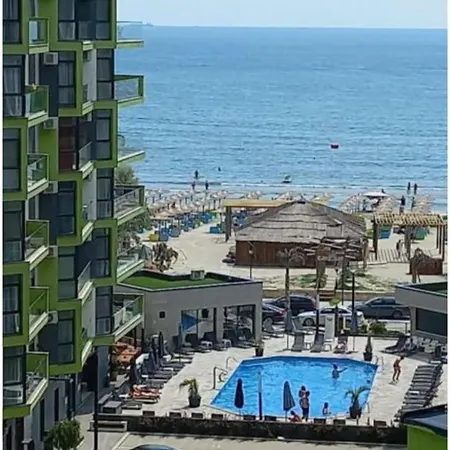 Pool & Mamaia Nord Alezzi Apartament