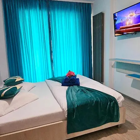 Pool & Mamaia Nord Alezzi *