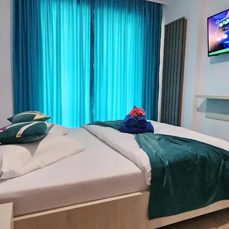 Apartment Pool & Mamaia Nord Alezzi